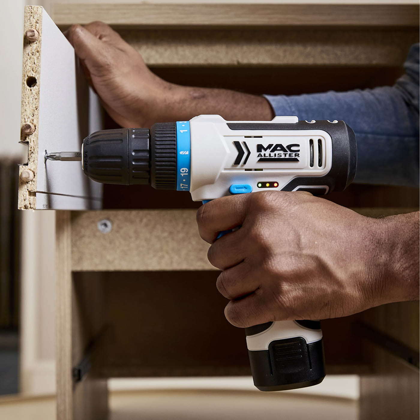 Mac Allister Drill Driver Cordless Compact Keyless 12V 1 x 1.5 Li-ion TTG869DDH - Image 2