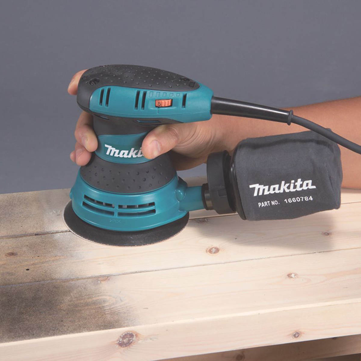 Makita Random Orbit Sander Electric BO5031/2 125mm Variable Speed Compact 160W - Image 2