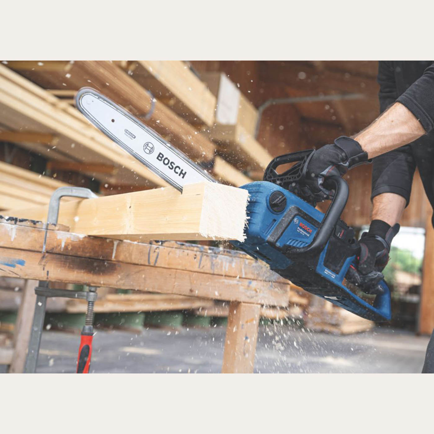 Bosch Chainsaw GKE 18V-40 Professional Cordless 18V Li-Ion 40cm Body Only - Image 3