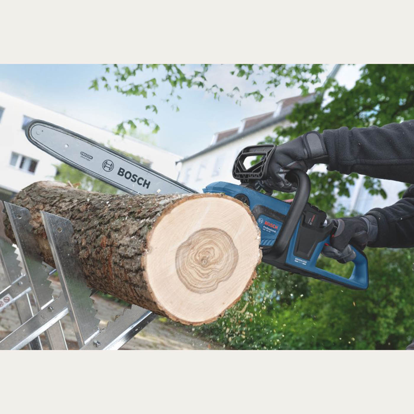 Bosch Chainsaw GKE 18V-40 Professional Cordless 18V Li-Ion 40cm Body Only - Image 4