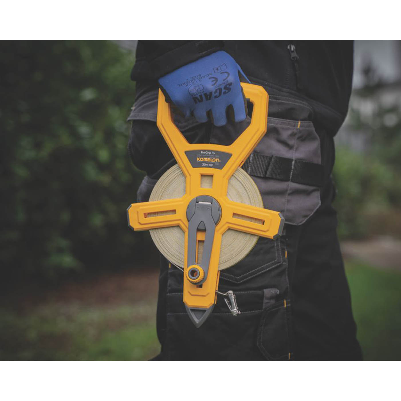 Komelon Tape Measure 30m Fibreglass Heavy Duty Metric Imperial Compact - Image 6