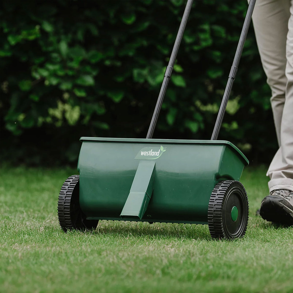 Westland Lawn Drop Spreader Wheeled Seed Fertiliser Spreader 41cm - Image 3