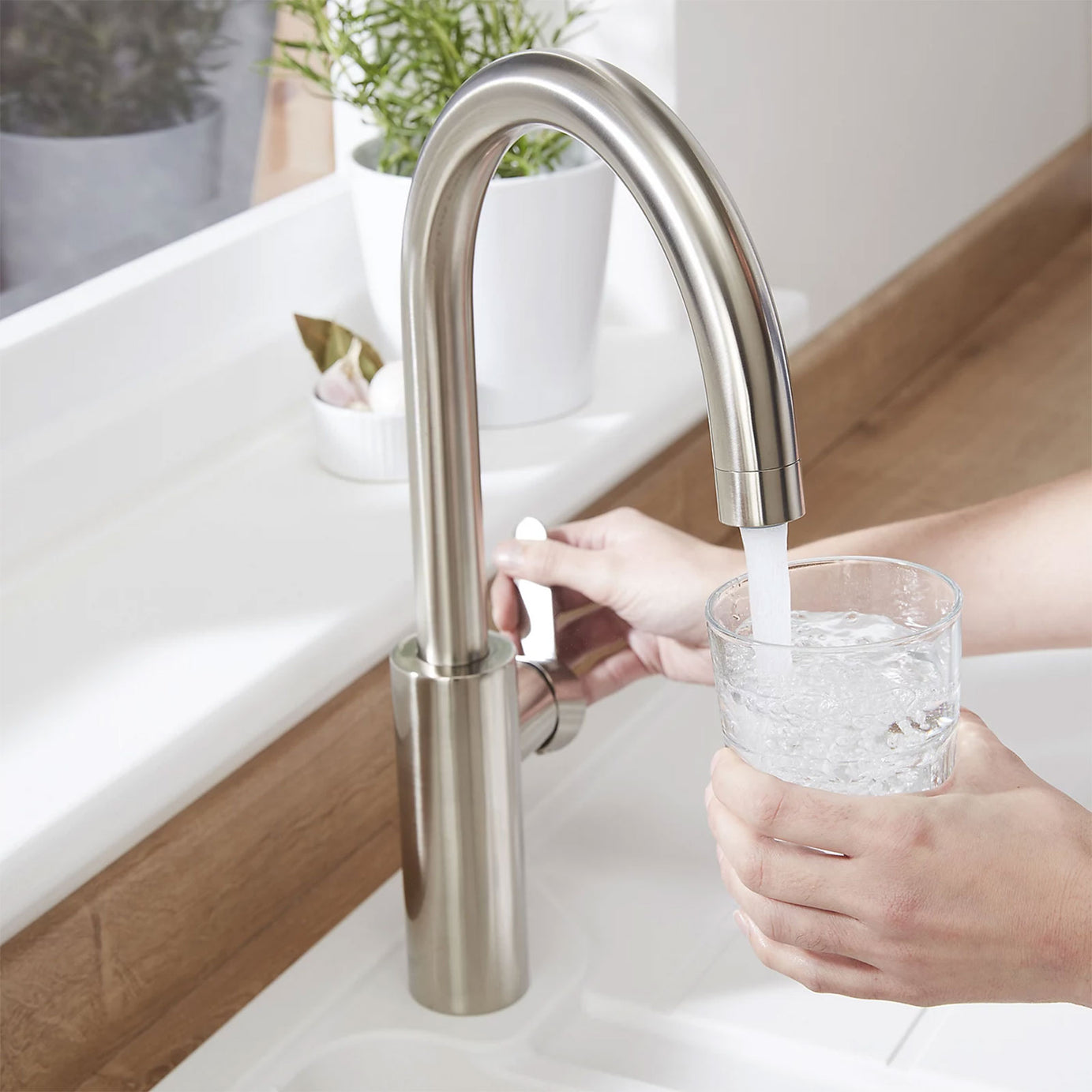 Kitchen Sink Tap Mixer Nickel Effect Single Lever Swivel Spout Modern Faucet - Image 6