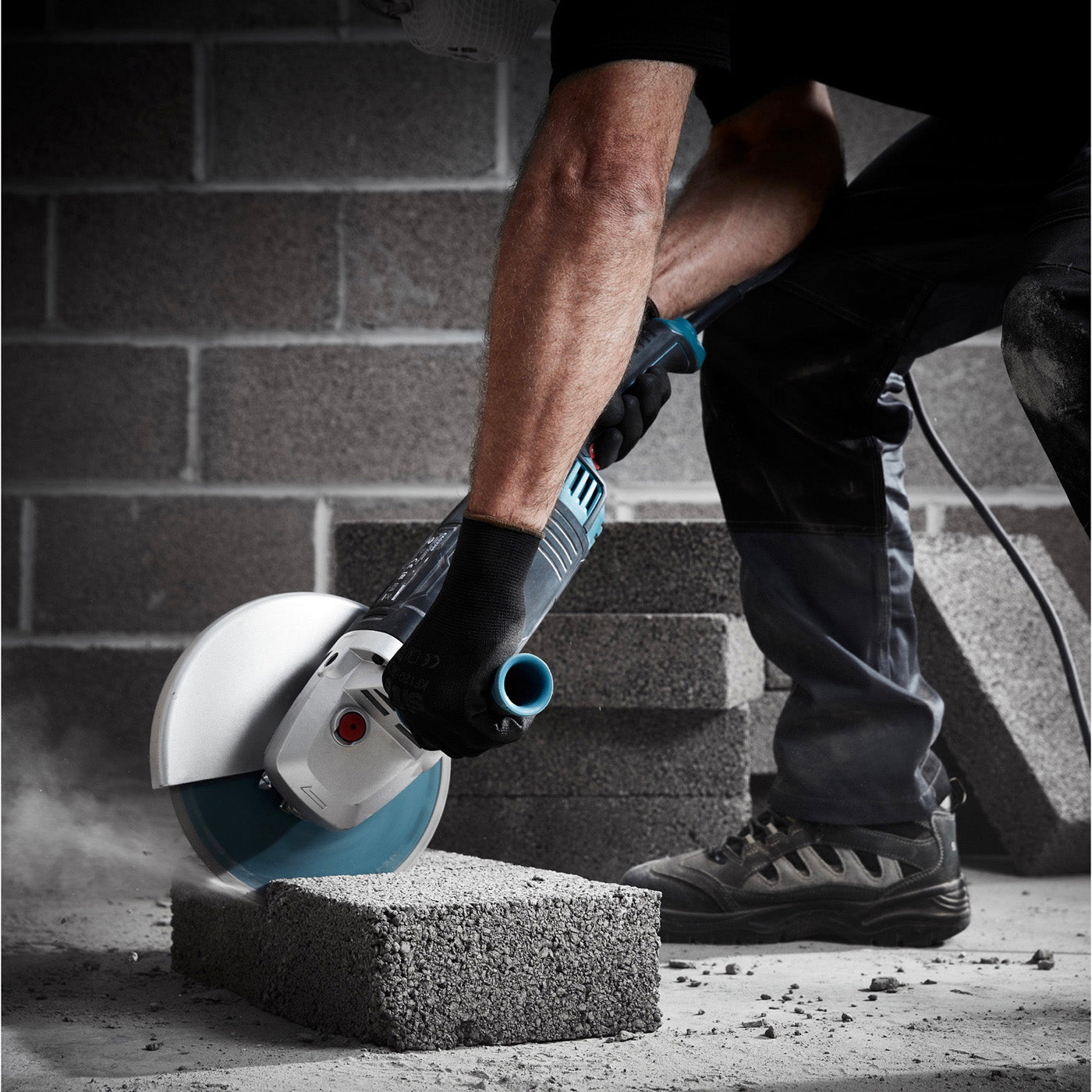 Erbauer Angle Grinder Electric EAG2200 230mm Soft Grip Compact Soft Start 2200W - Image 3