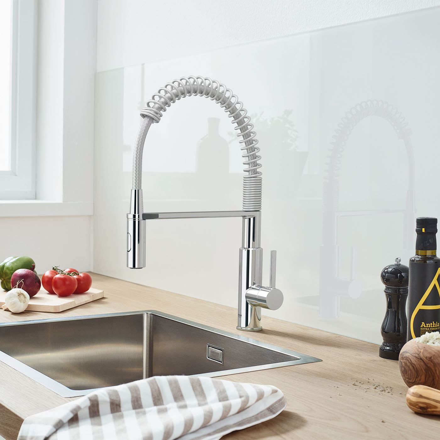 Kitchen Sink Tap Mixer Chrome Side Single Lever Pull Out Spring Neck Faucet - Image 2