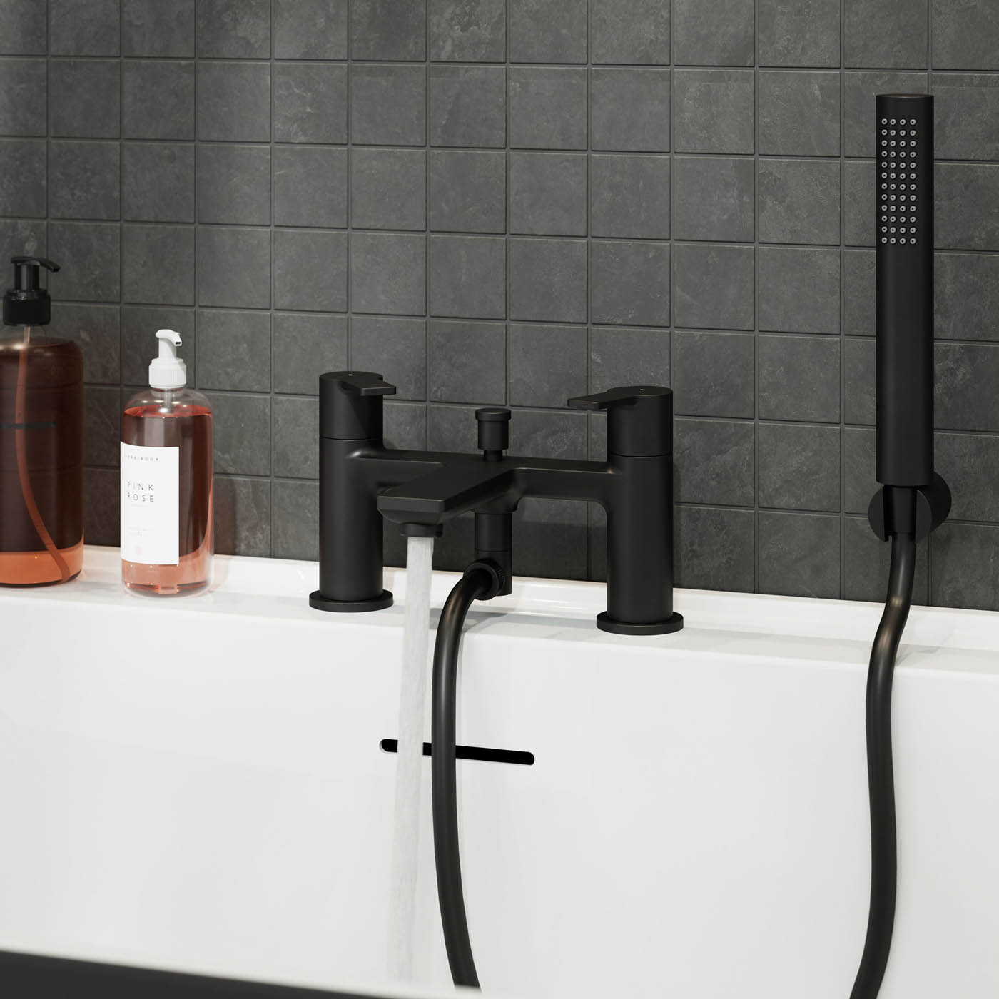 GoodHome Akita Matt Black Deck-mounted Bath mixer tap with shower kit - Image 5