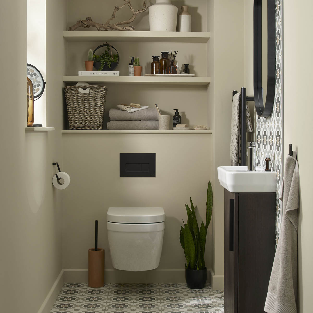 Bathroom Mirror Illuminated 3 x Magnifying Matt Black Round (H)35.9cm (W)23.5cm - Image 4