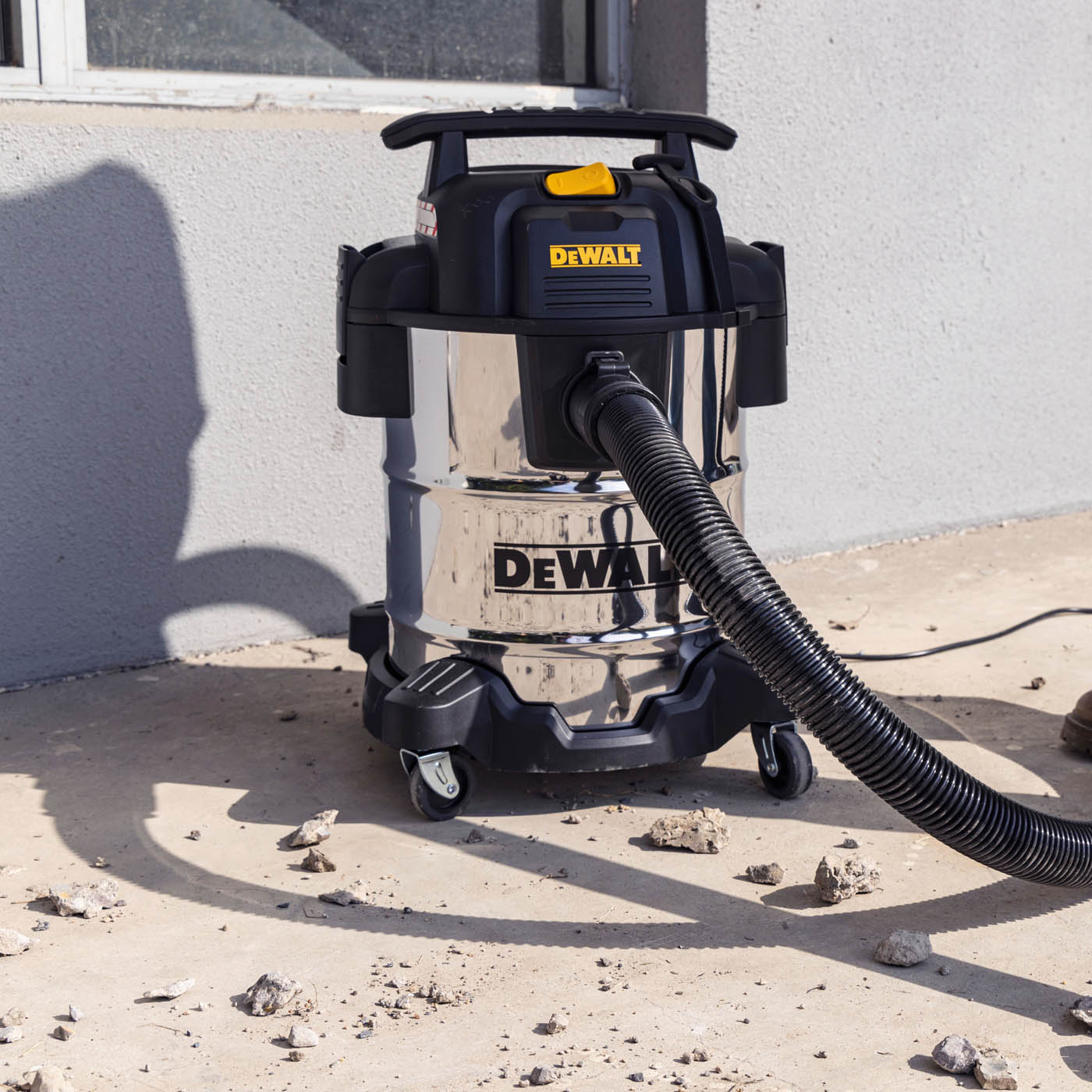 DeWalt Wet And Dry Vacuum Cleaner DXV25SA Industrial Corded Wheeled Durable 25L - Image 2