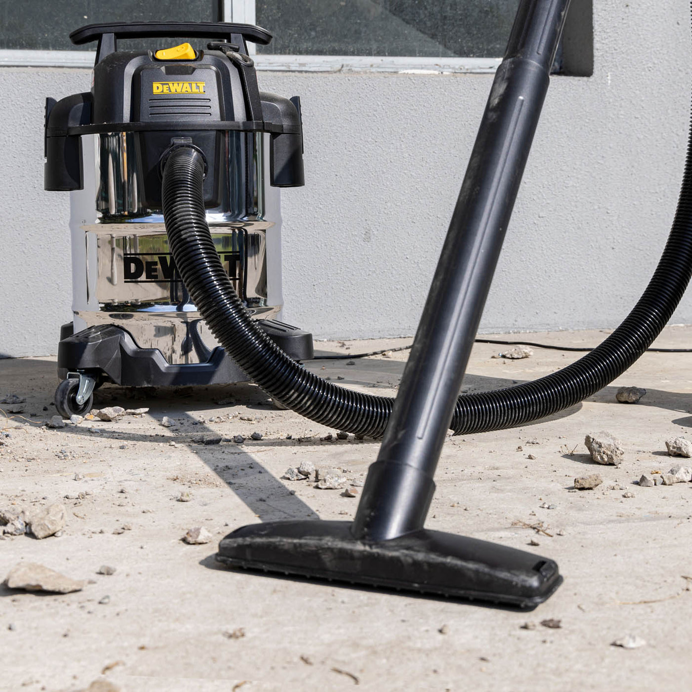 DeWalt Wet And Dry Vacuum Cleaner DXV25SA Industrial Corded Wheeled Durable 25L - Image 5