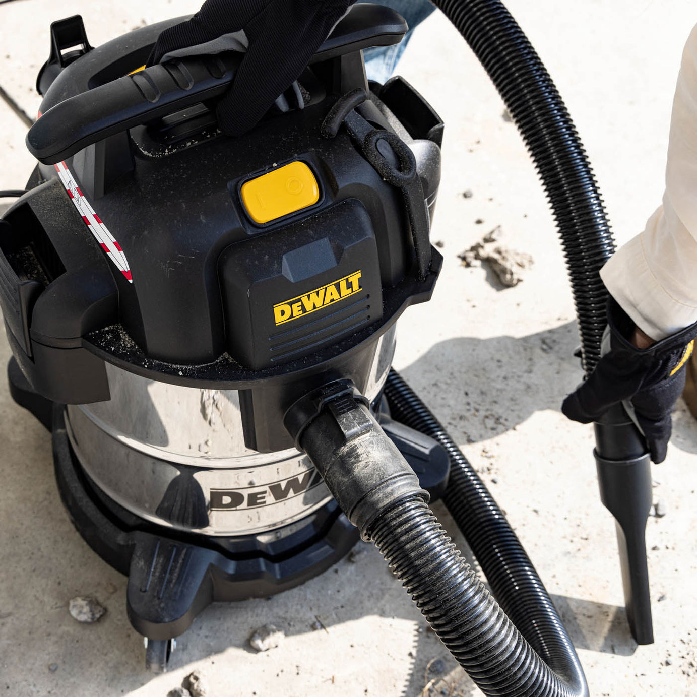 DeWalt Wet And Dry Vacuum Cleaner DXV25SA Industrial Corded Wheeled Durable 25L - Image 7