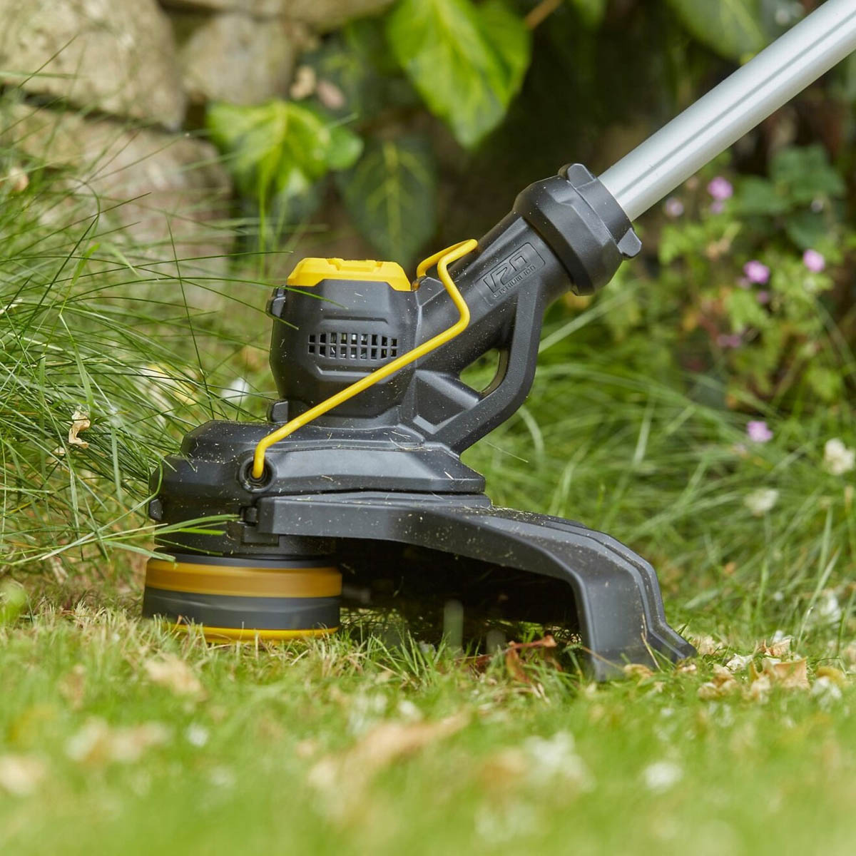 Stanley Grass Trimmer Cordless 18V 4Ah Li-Ion SFMCST933M1-GB 330mm Grass Cutter - Image 7
