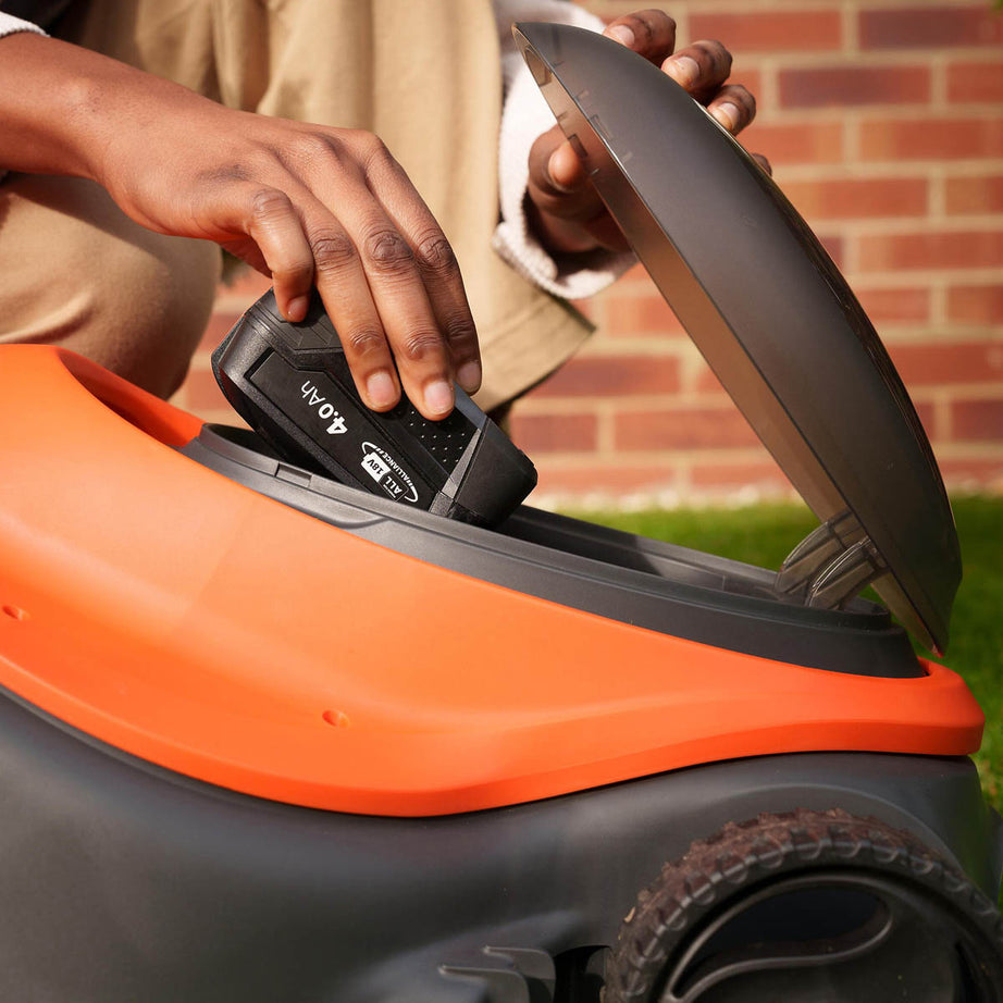 Flymo Cordless Rotary Lawnmower SimpliMow 320 Kit 18V 4Ah Battery - Image 8