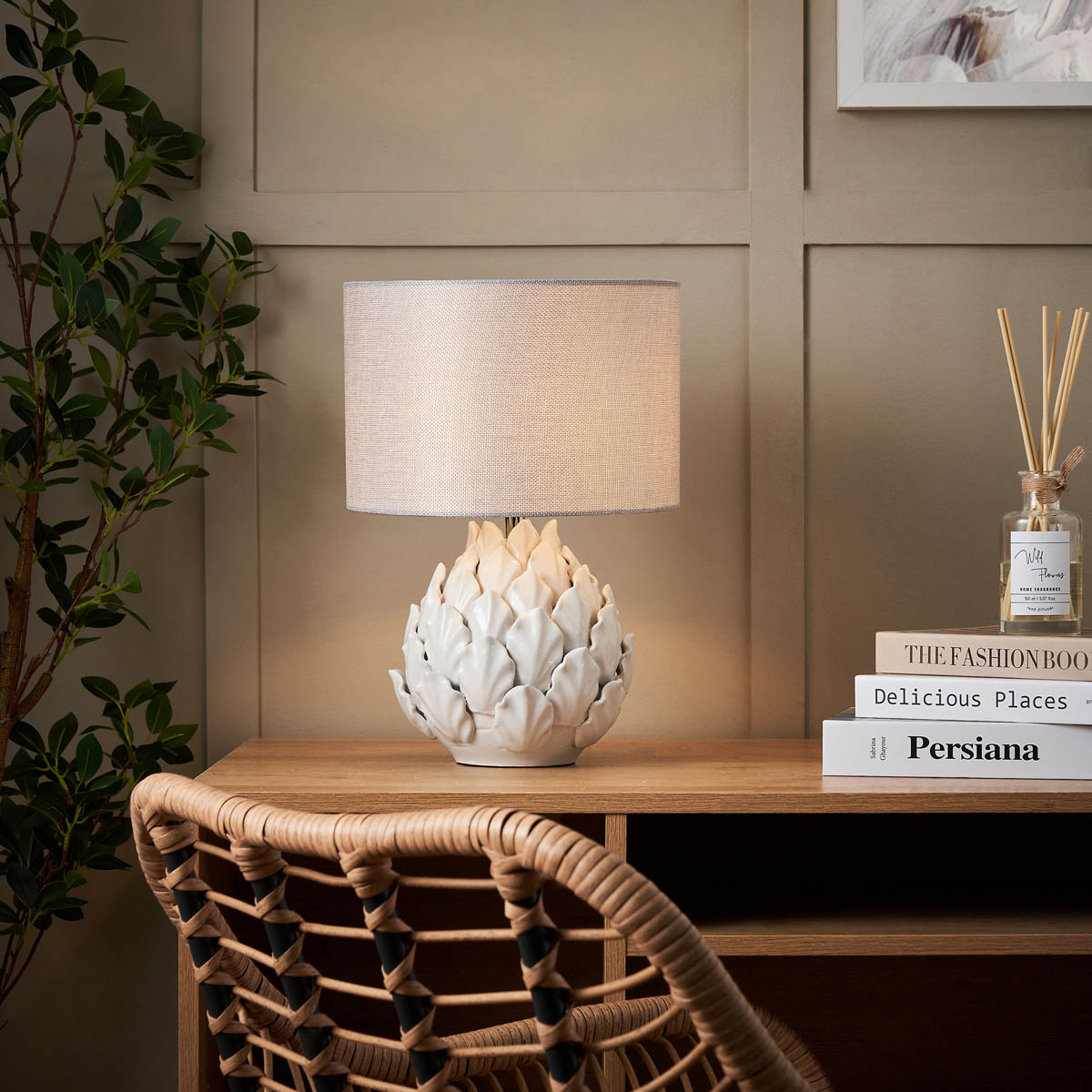 Inlight Table Lamp Gloss White Ceramic Artichoke Round Silver Shade Modern - Image 1