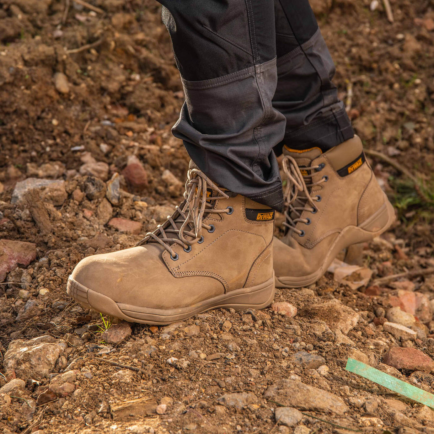 DeWalt Safety Boots Men's Standard Fit Brown Work Shoes Steel Toe Size 9 - Image 2