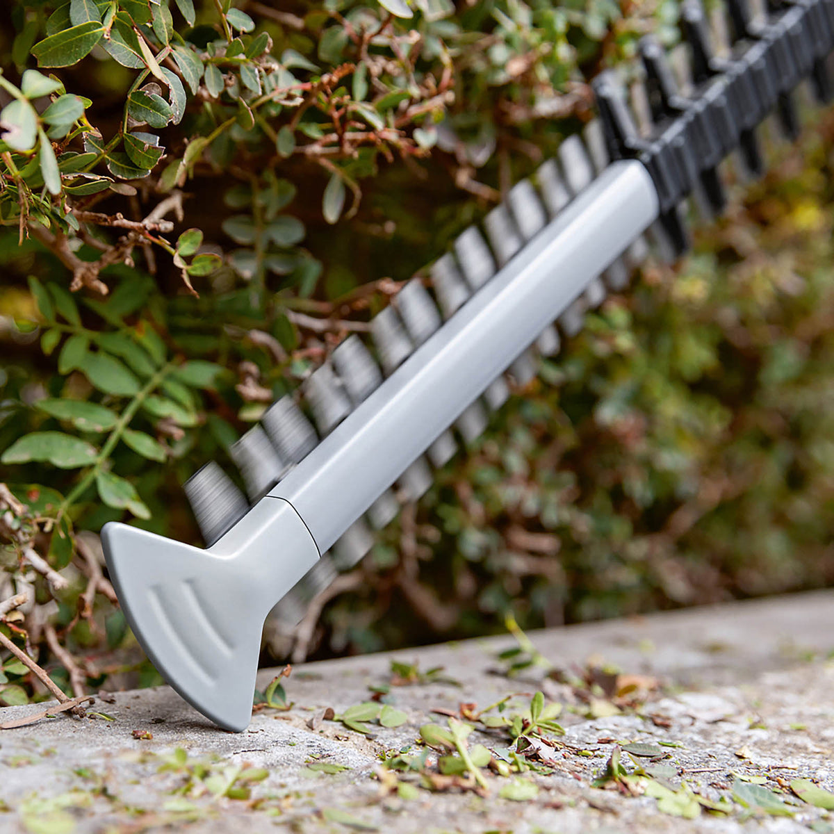 Bosch Hedge Trimmer Cordless 18V Li-Ion GHE18V-60 Garden 60cm Cutter Body Only - Image 6