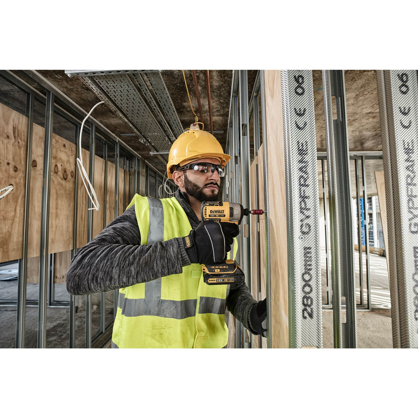 DeWalt Combi Drill Impact Driver Cordless 18V 2x2Ah Li-ion DCK2060D2T-BQGB - Image 5