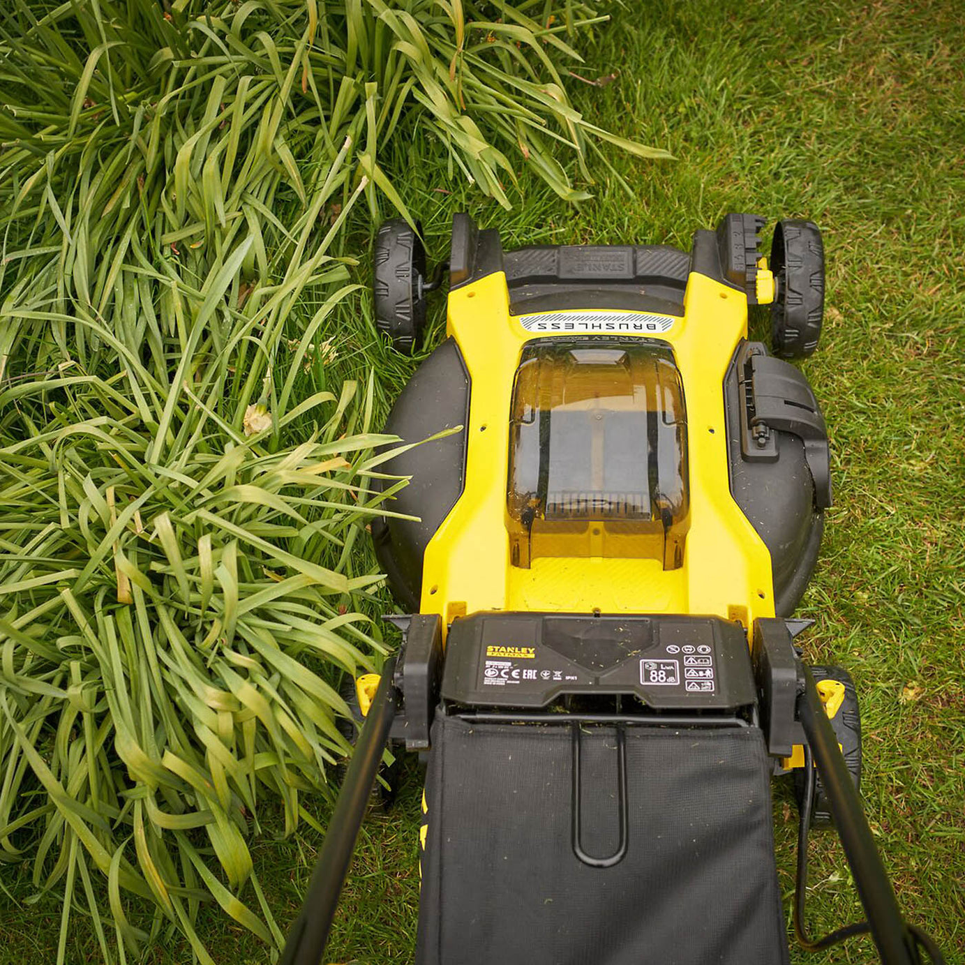 Stanley Lawn Mower Cordless 18V 2x4.0Ah Li-Ion SFMCMW2651M-GB Grass 51cm Cutter - Image 5