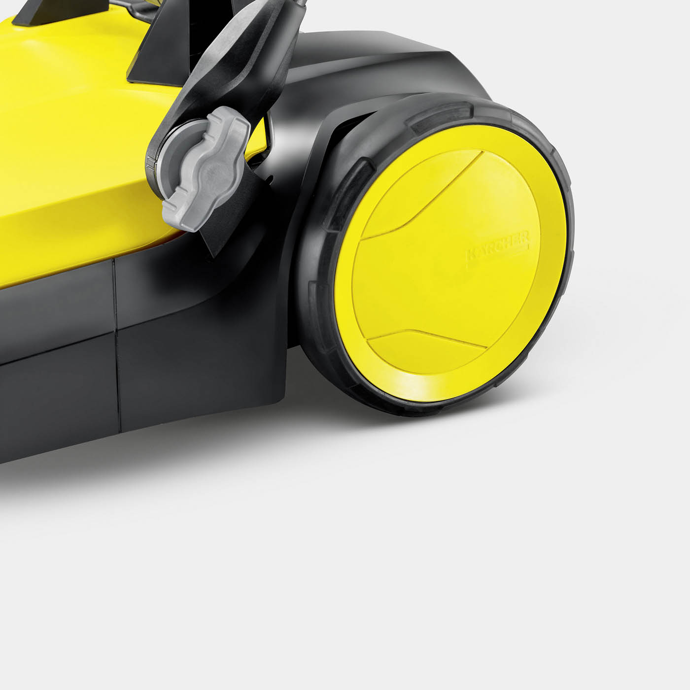 Kärcher S4 Twin Cordless Yellow Floor sweeper - Image 8