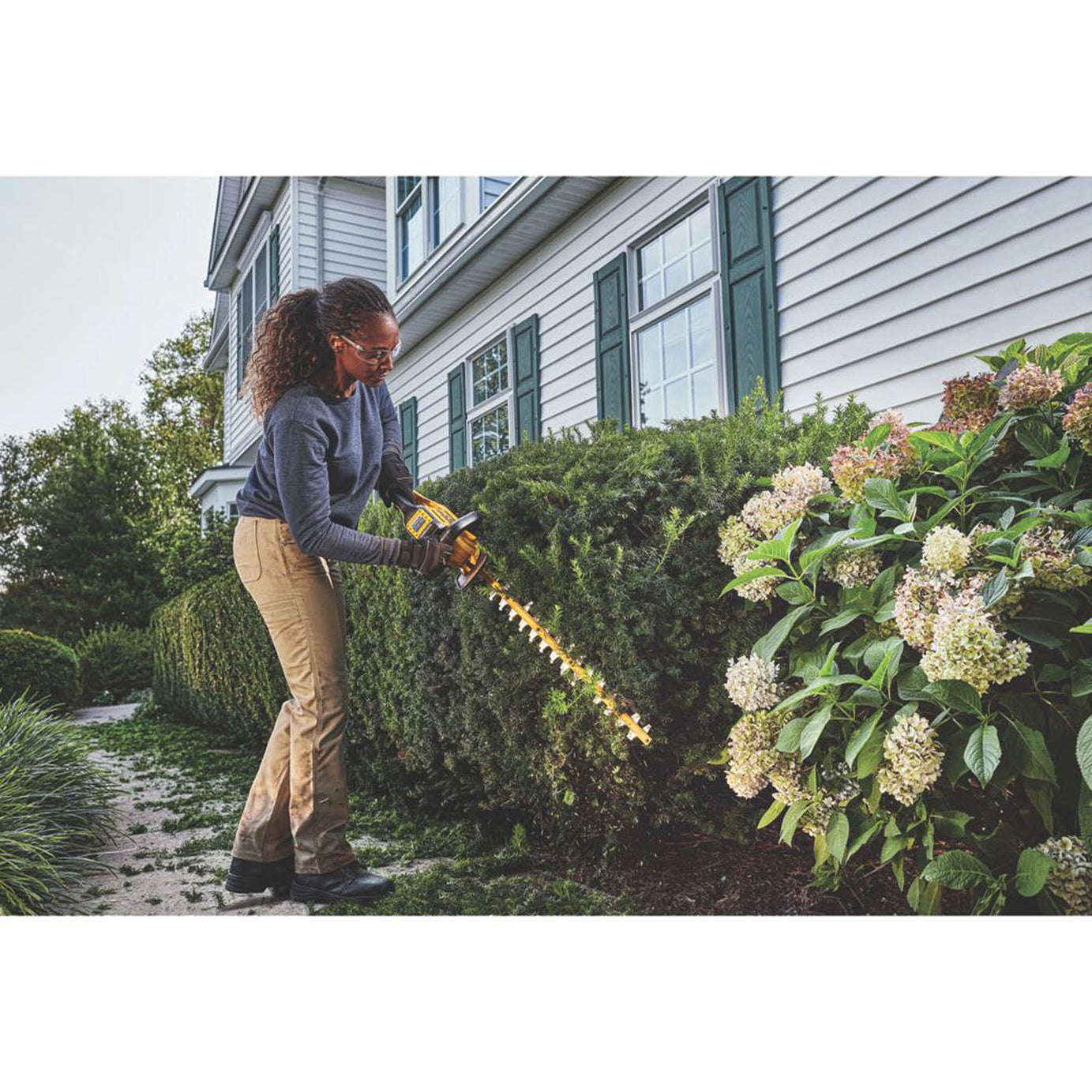 DeWalt Hedge Trimmer Cordless 4V 9Ah Li-Ion DCMHT573X1-GB 65cm Garden Cutter - Image 5