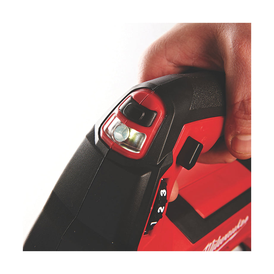 Milwaukee M18GG-0 M18 Cordless Grease Gun - Image 5
