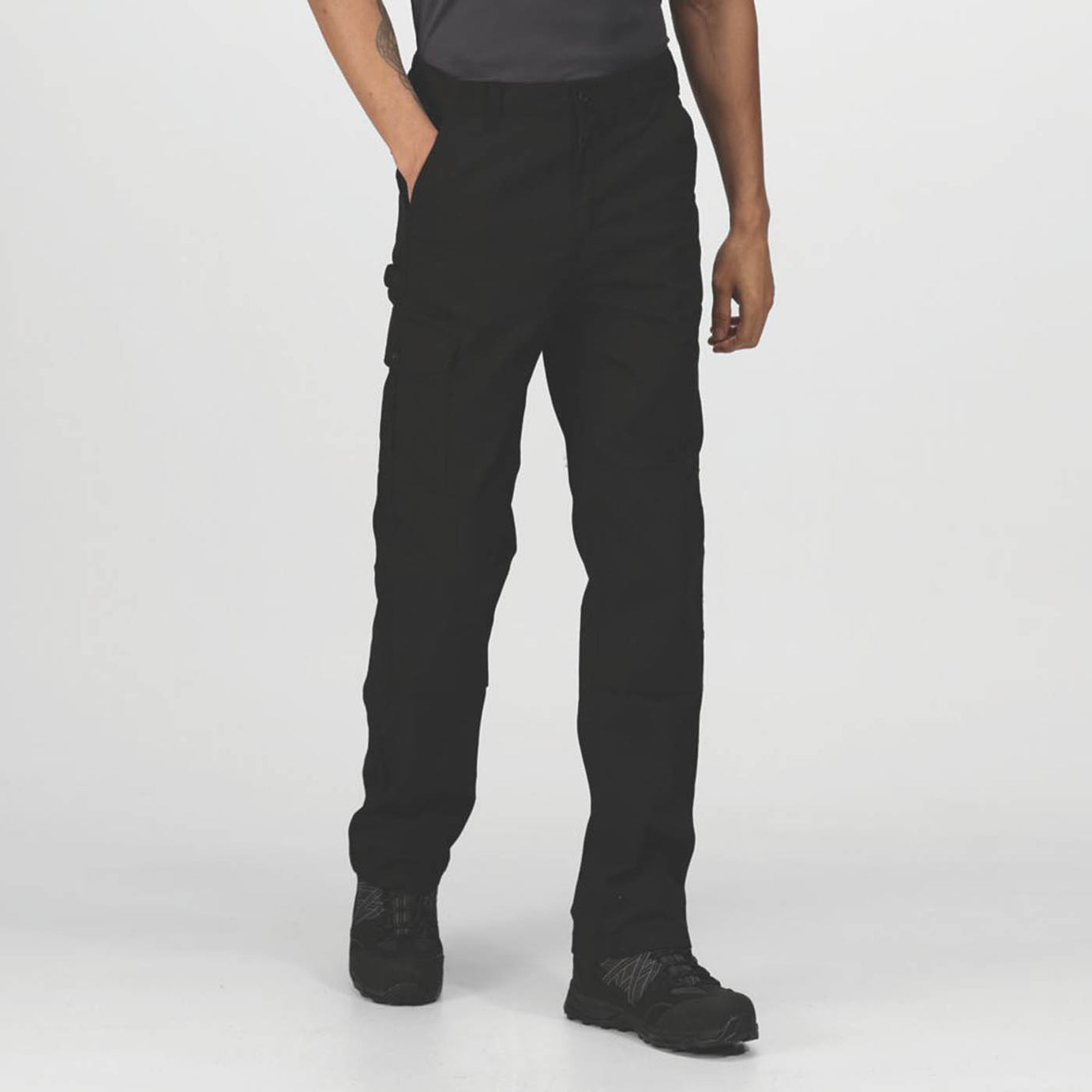 Regatta Work Trousers Mens Pro Cargo Classic Fit Black Multi Pockets 40W 29L - Image 3