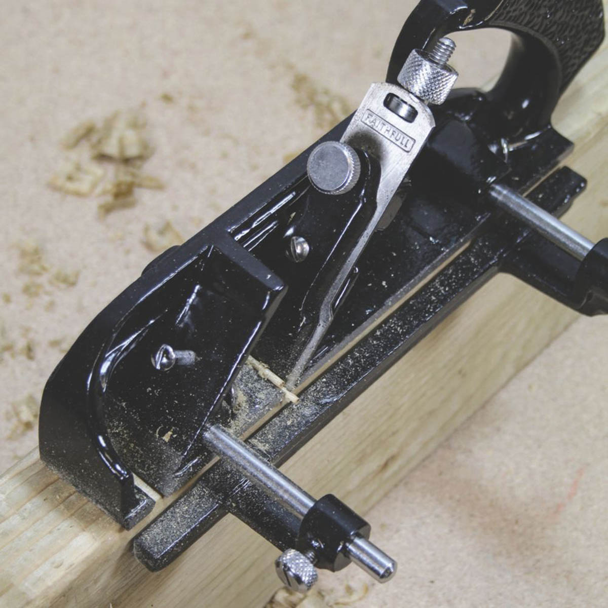 Faithfull Woodworking Plane Shaver Tool Rebate Adjustable Cast Iron Body 1.5" - Image 4