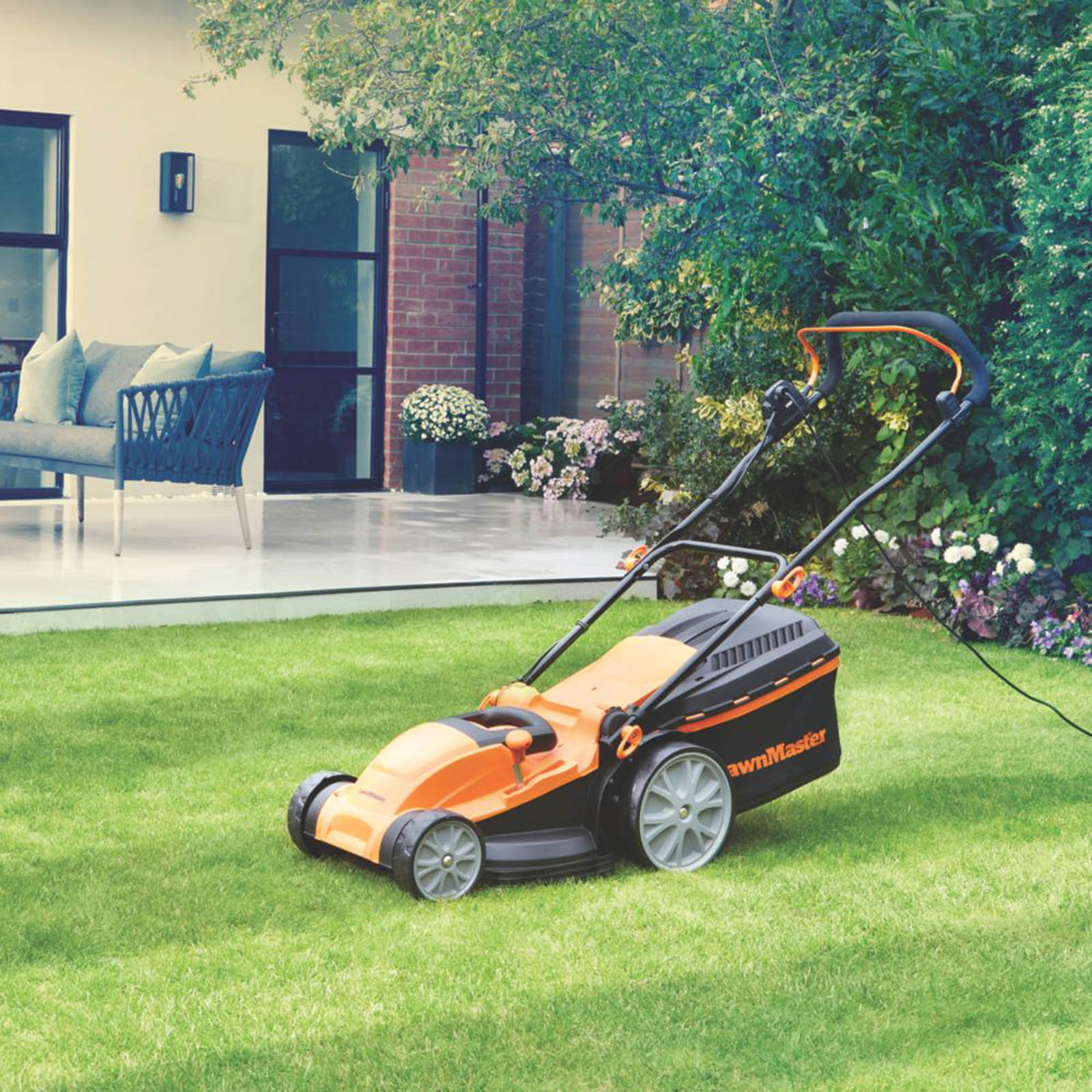LawnMaster MEB1840M-01 1800W 40cm Electric Rotary Lawn Mower 220-240V - Image 2