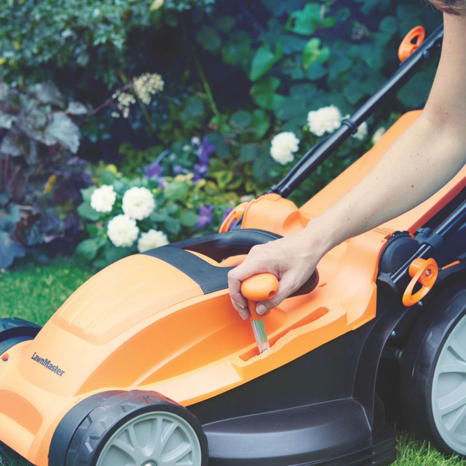 LawnMaster MEB1840M-01 1800W 40cm Electric Rotary Lawn Mower 220-240V - Image 3