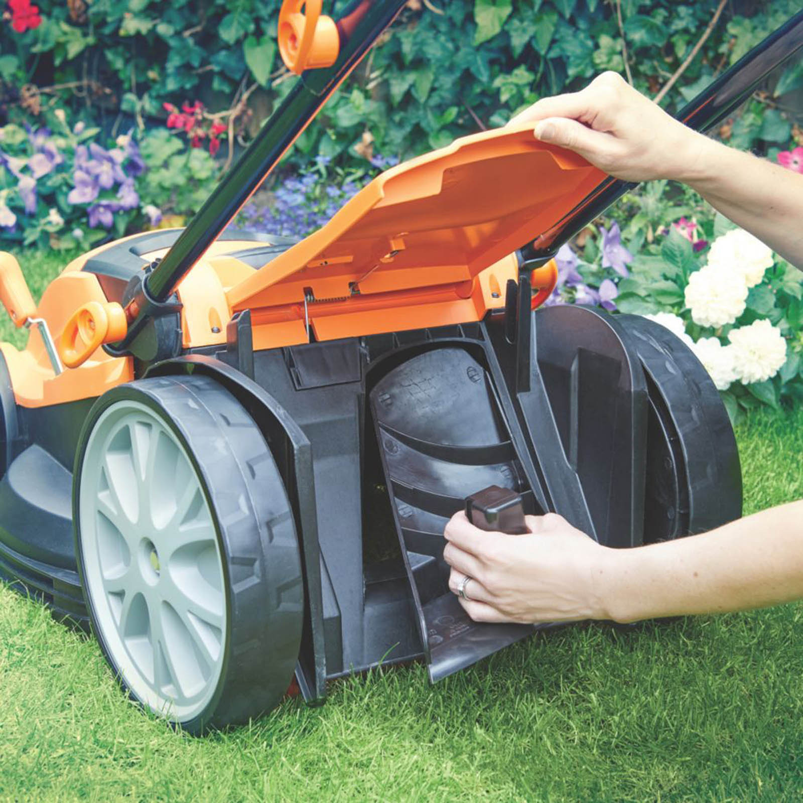 LawnMaster MEB1840M-01 1800W 40cm Electric Rotary Lawn Mower 220-240V - Image 6
