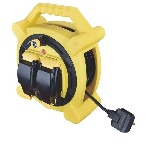 Masterplug Cable Reel HLP2013/2IP-MP IP54 240 V 720 W 3 Core 2 Gang 20m Outdoor - Image 1