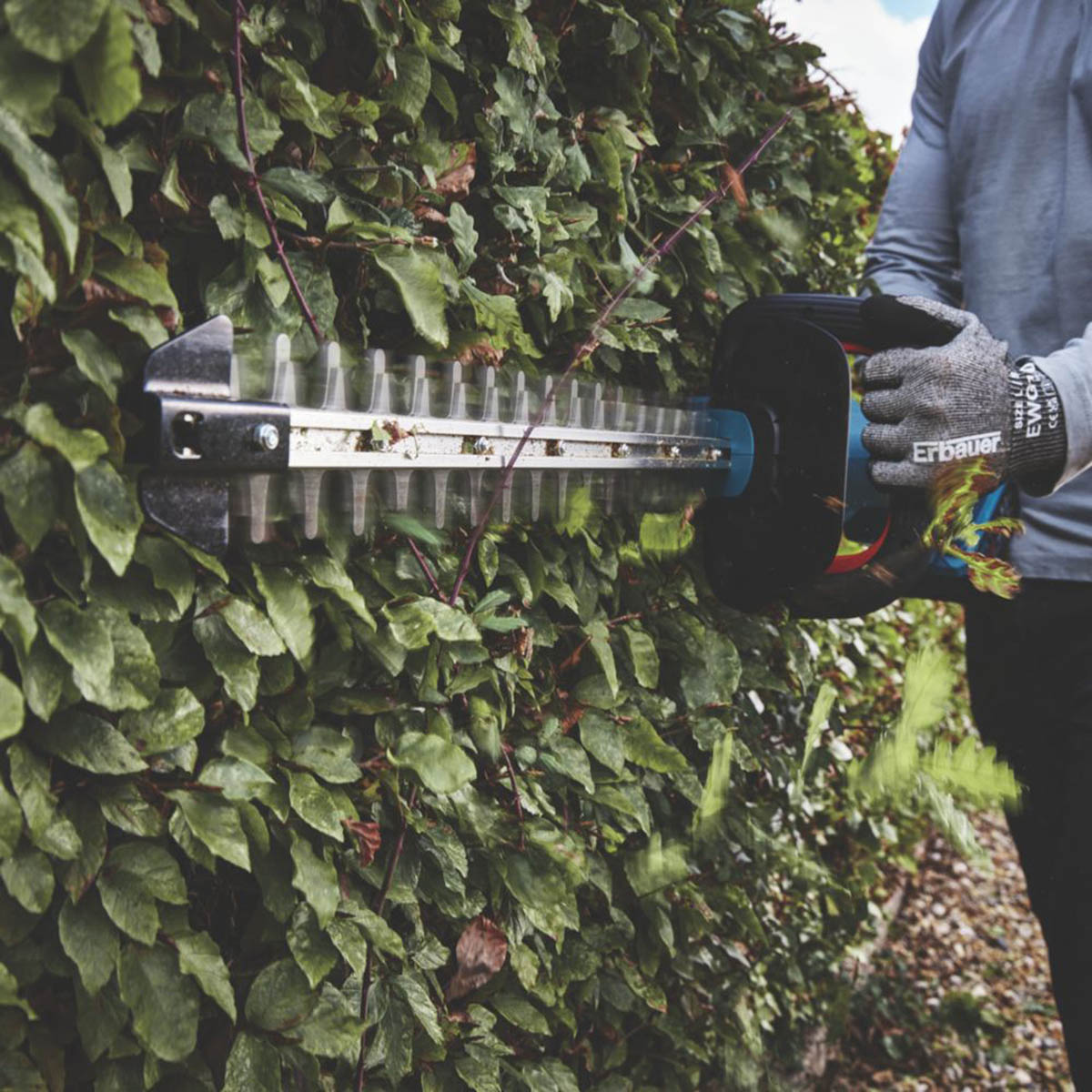 Erbauer Hedge Trimmer Cordless 55cm ERI1024GHT 18/36V Li-Ion EXT-Body Only - Image 5