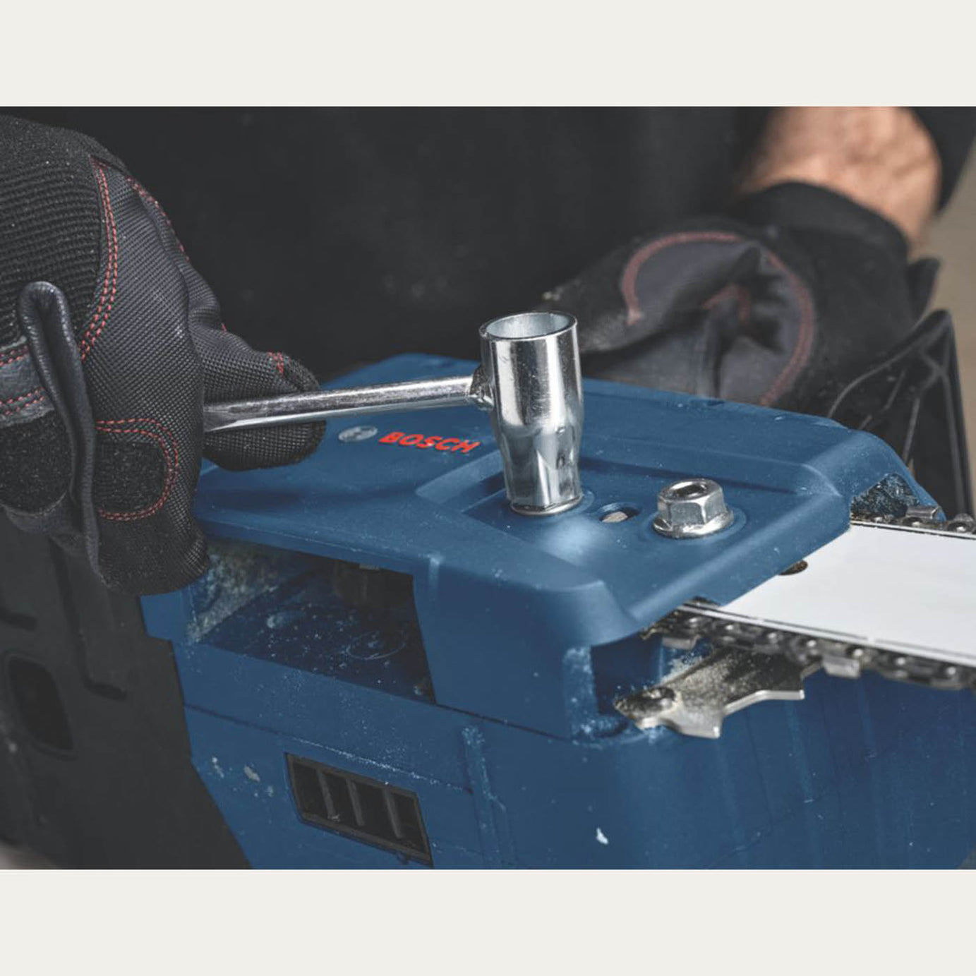 Bosch Chainsaw GKE 18V-40 Professional Cordless 18V Li-Ion 40cm Body Only - Image 6