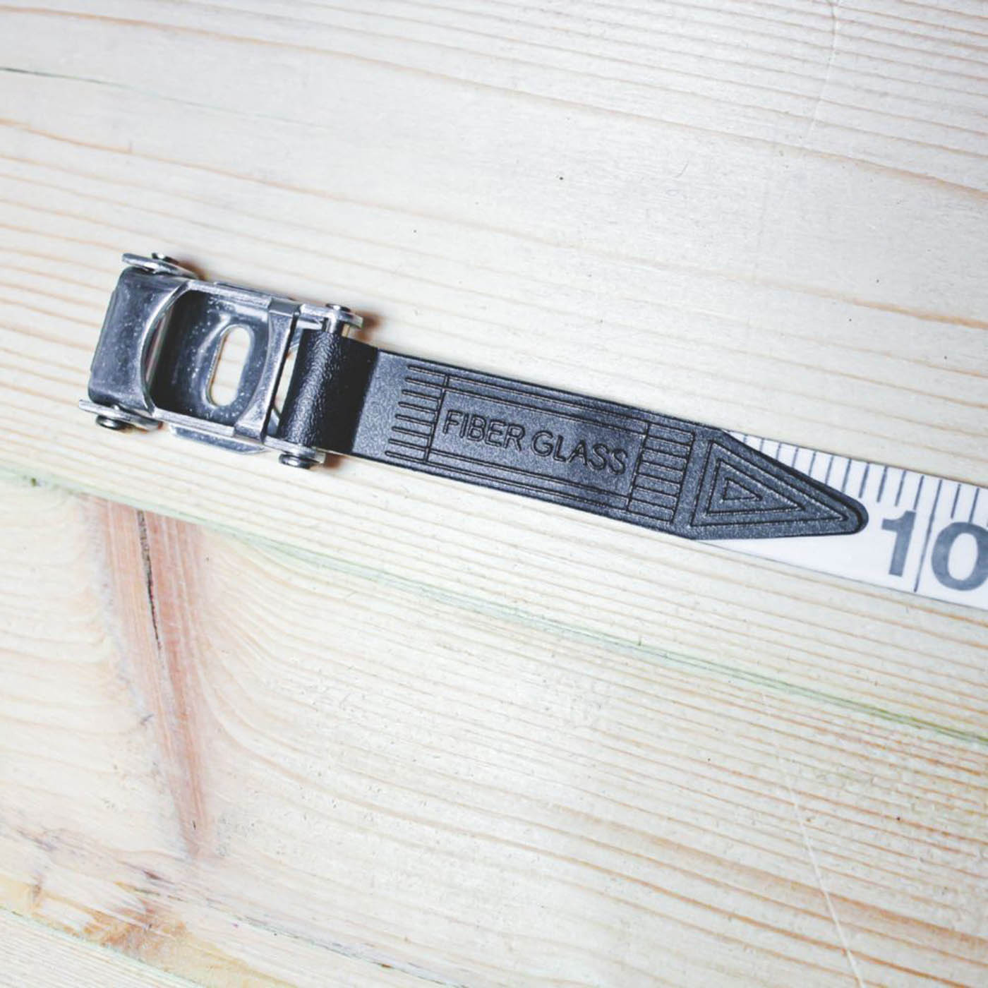 Komelon Tape Measure 30m Fibreglass Heavy Duty Metric Imperial Compact - Image 4