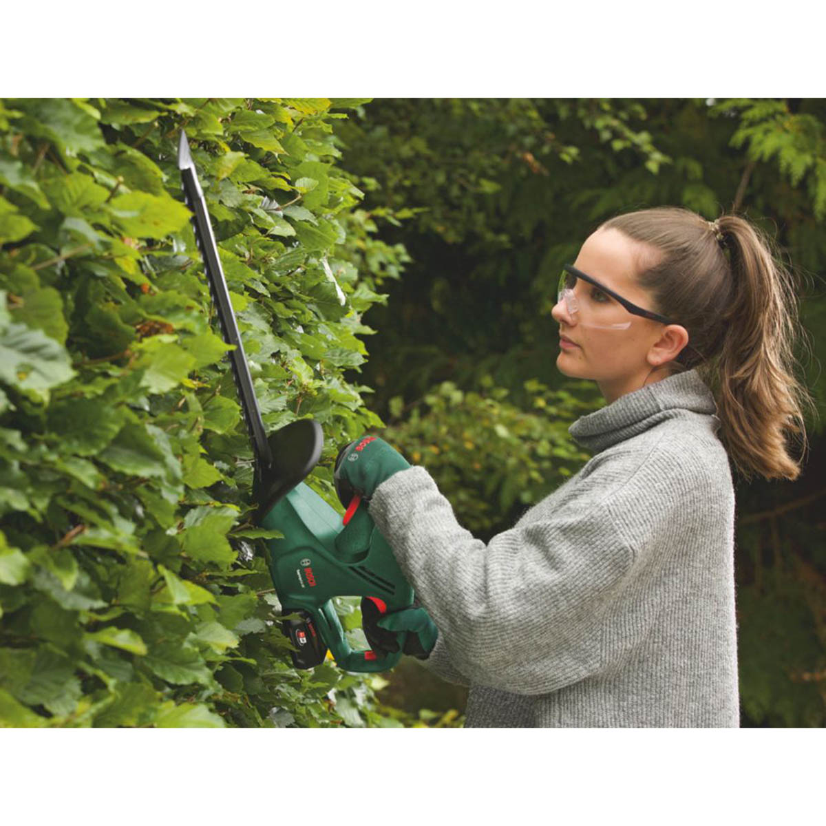 Bosch Hedge Trimmer EasyHedgeCut 18V-52-13 Cordless 52cm 18V Li-Ion Body Only - Image 2
