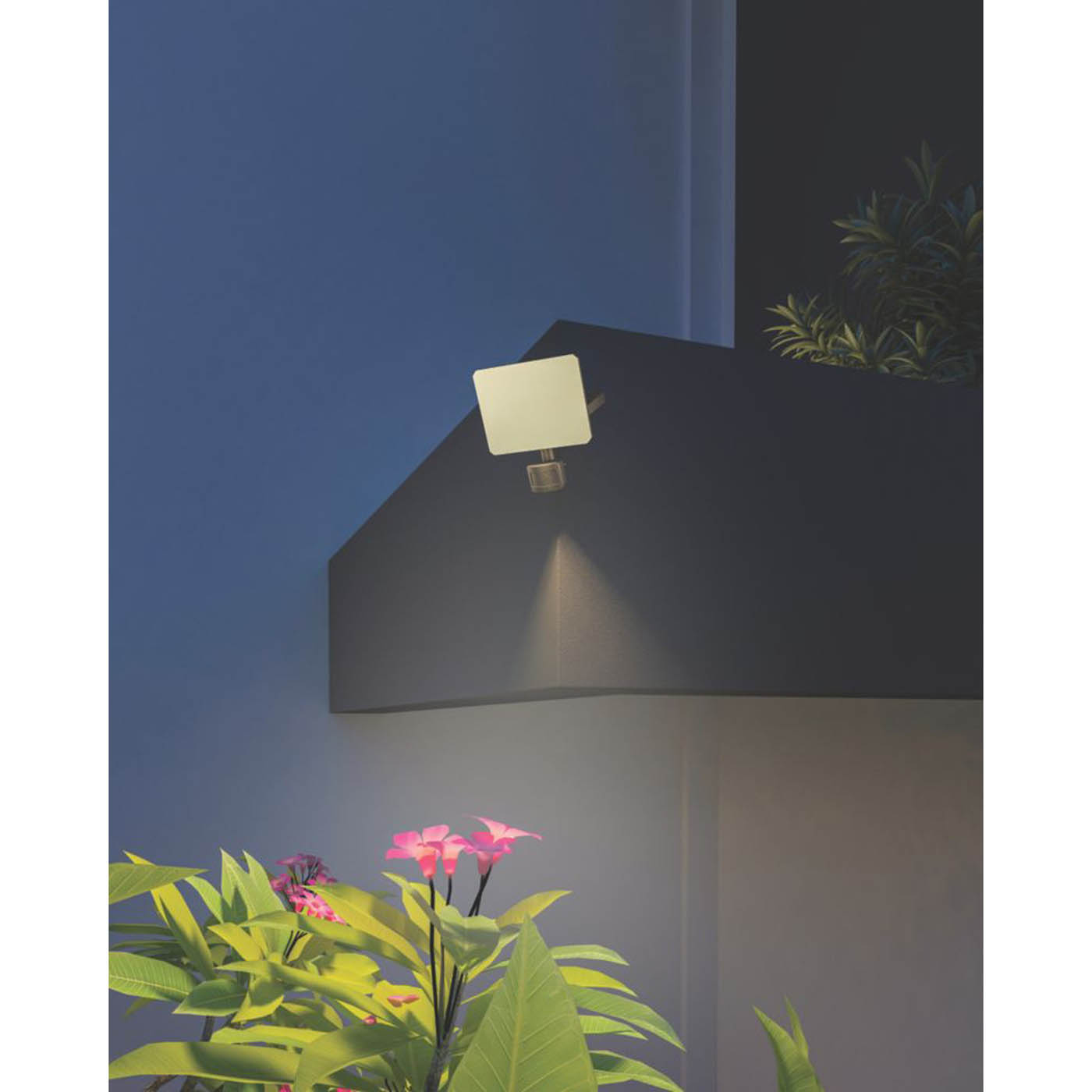 Calex  Outdoor LED Smart Frameless Floodlight Black 24W 2500lm - Image 6